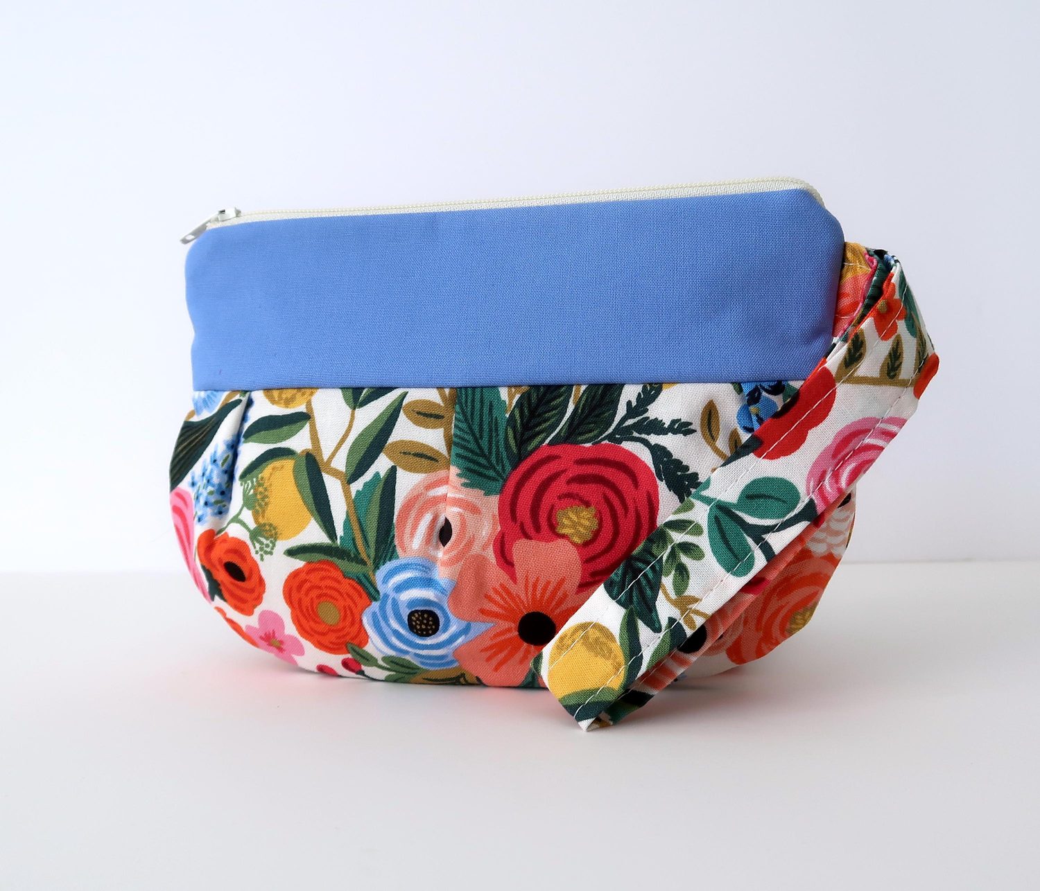 Pleated Wristlet – Rosy Florals on Cream – handmade clutch