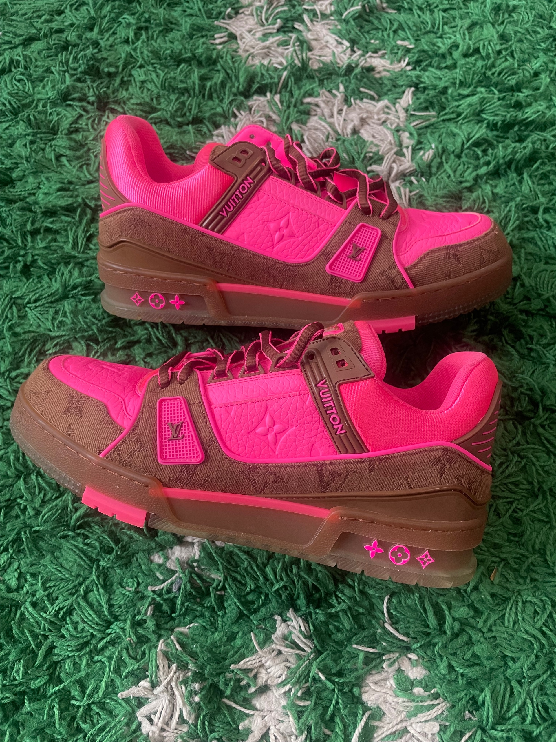 Louis Vuitton  trainer sneaker  monogram pattern pink size 6.5 (new)