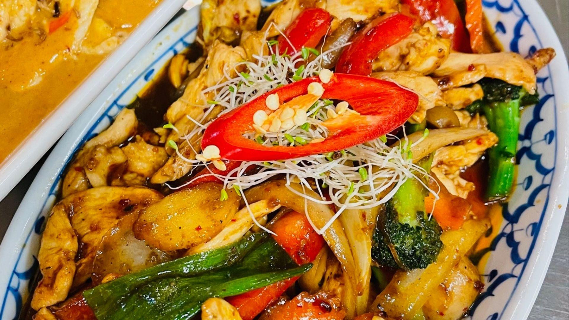 Chilli Paste Stir-Fry (Phat Prik Gaeng )