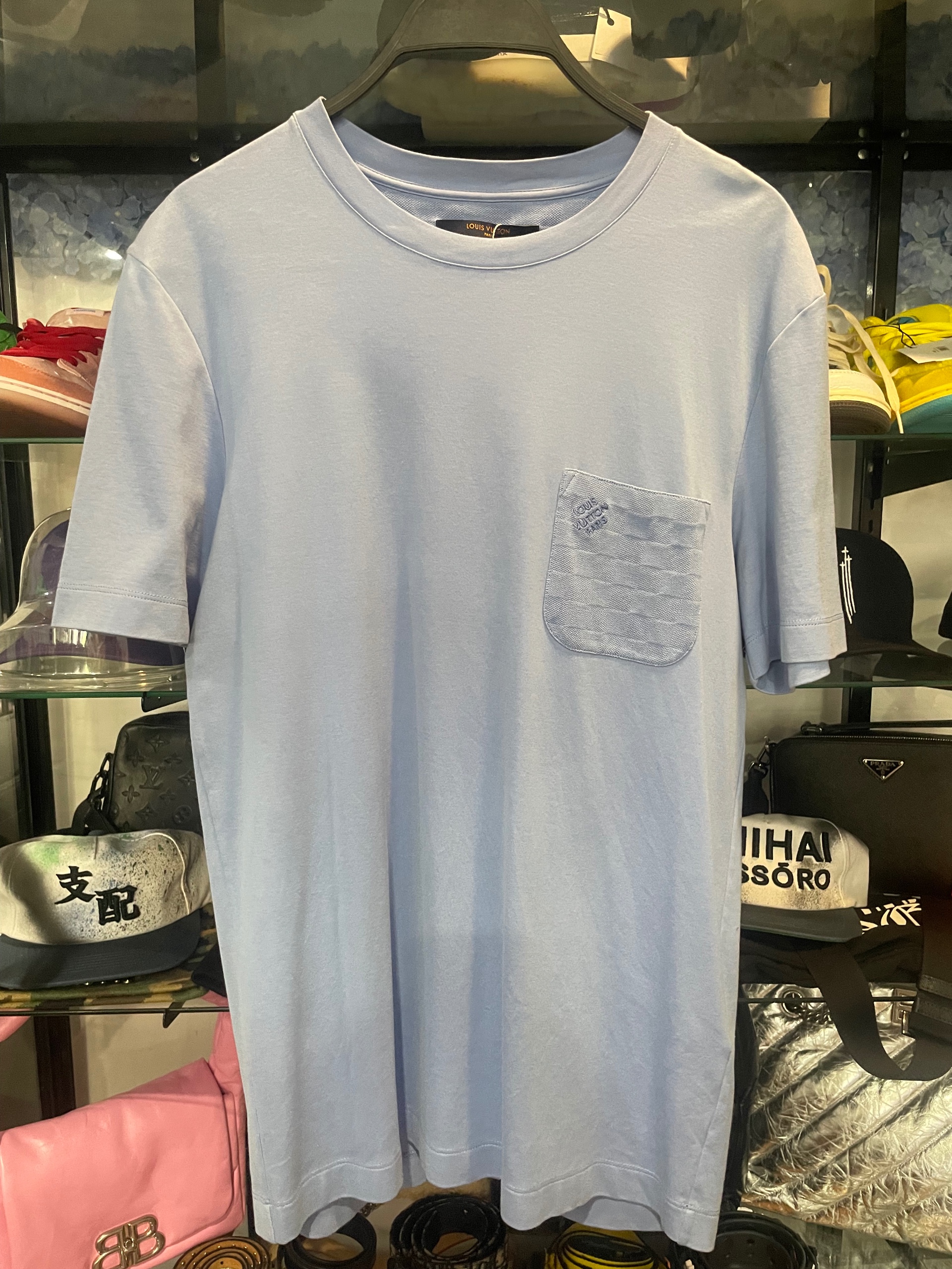 louis vuitton blue embossed size M (new)