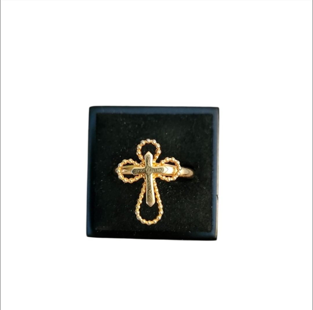 Size 8 Sarah Coventry Gold Toned Cross Ring
