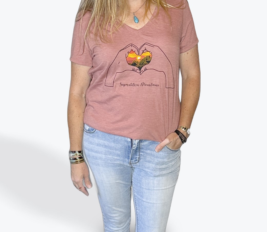 Hand Heart Desert-v neck