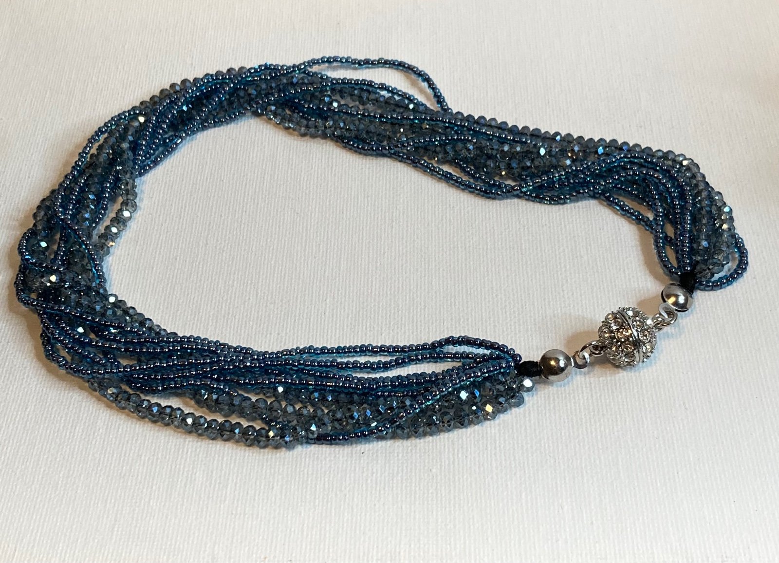Premier Designs Seaside necklace with magnetic clasp