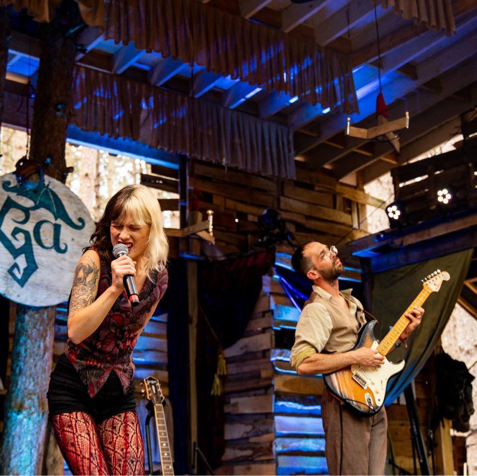 EMMIE TAYLOR & THE GREAT HOST