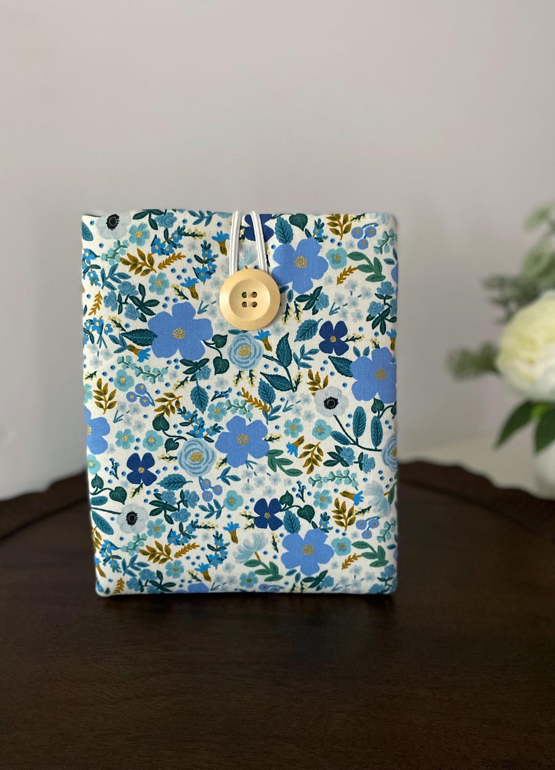 Kindle Paperwhite Cover – Garden Party Blue, photo 2 of 7