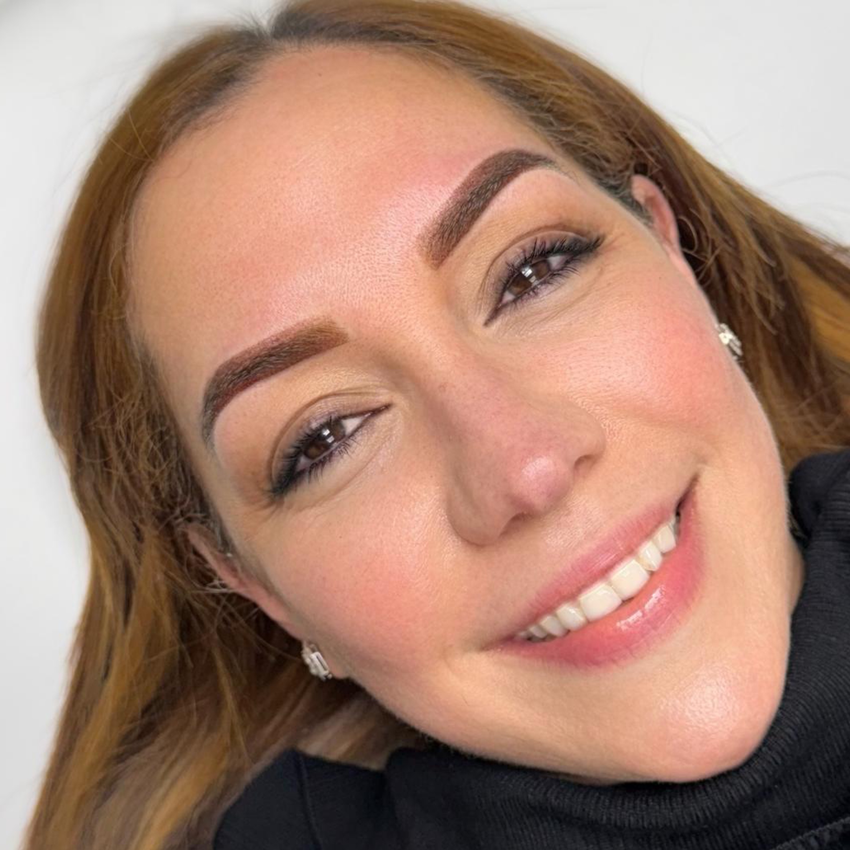 Primer Retoque de Cejas en Gold Studio, Allentown, PA