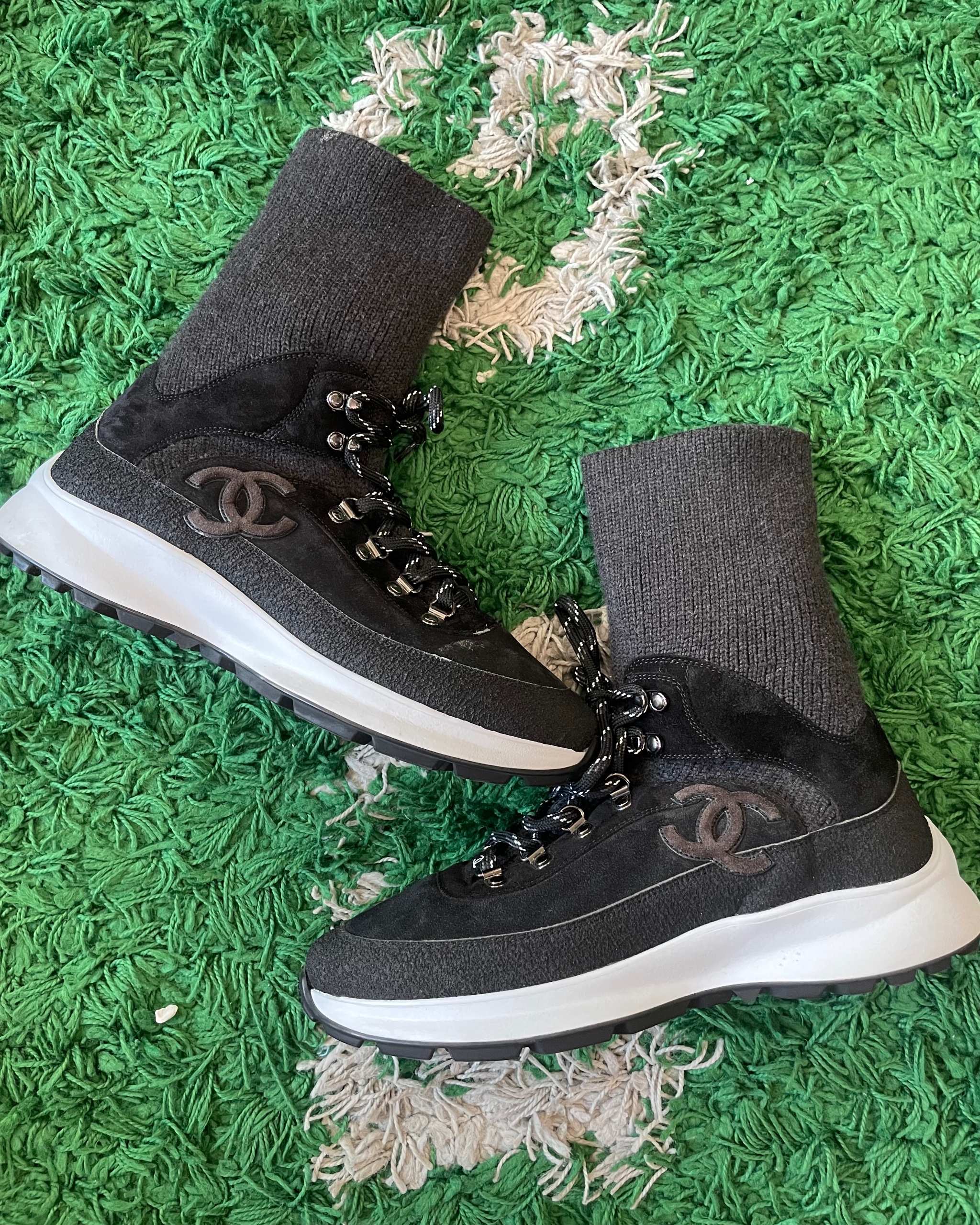 Chanel hight top sock black size 9 (new)