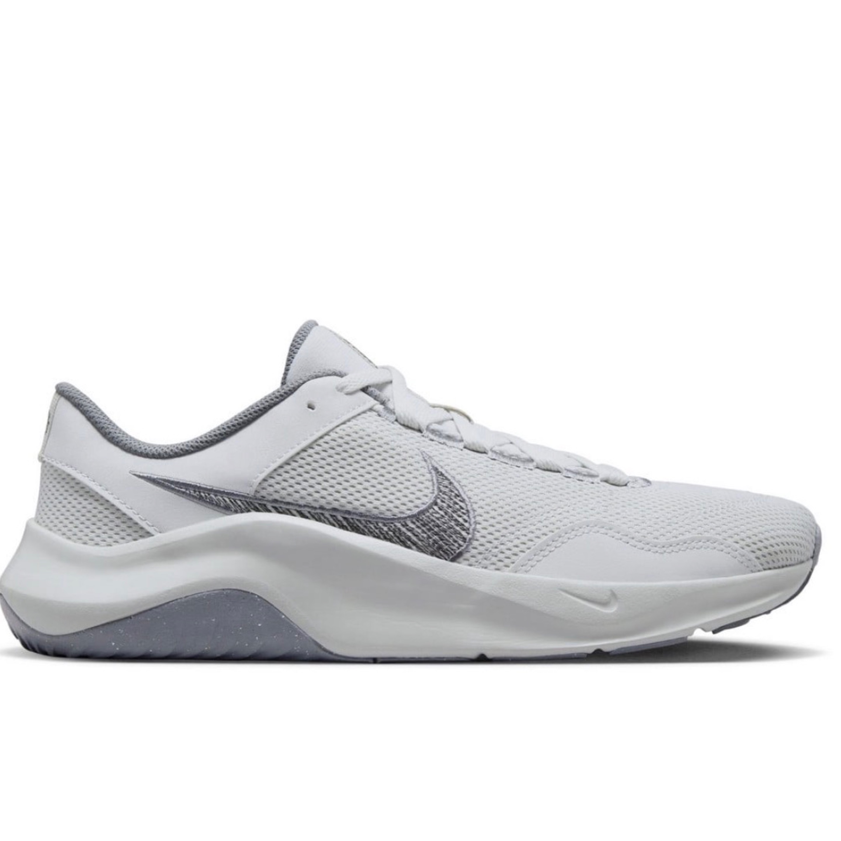 Nike Legeng Eseential 3 Sz- 10W