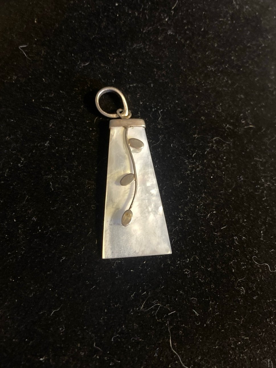 925 Sterling Mother of Pearl Vine flow Pendant