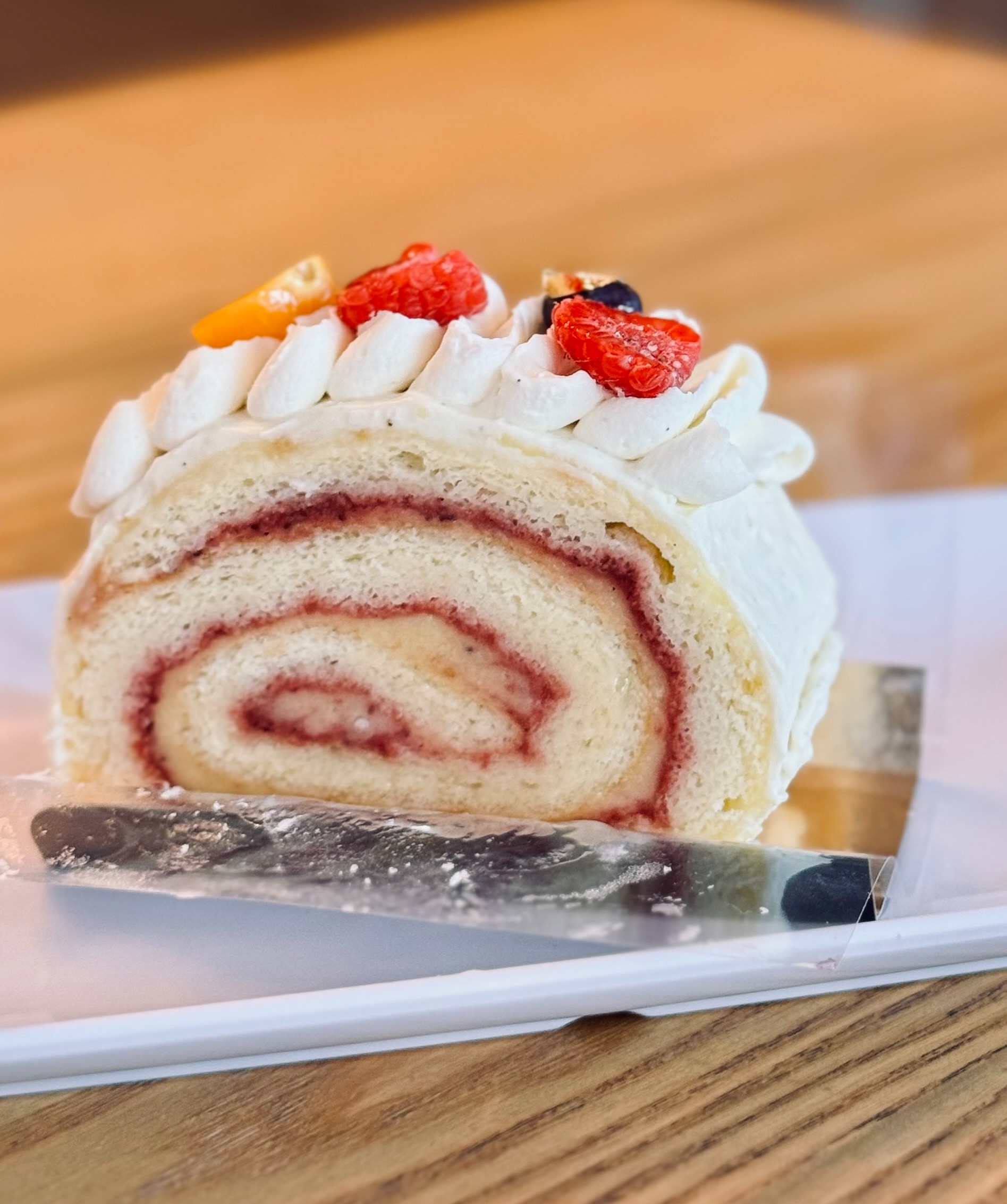 Roulade Raspberry Lemon Pistachio