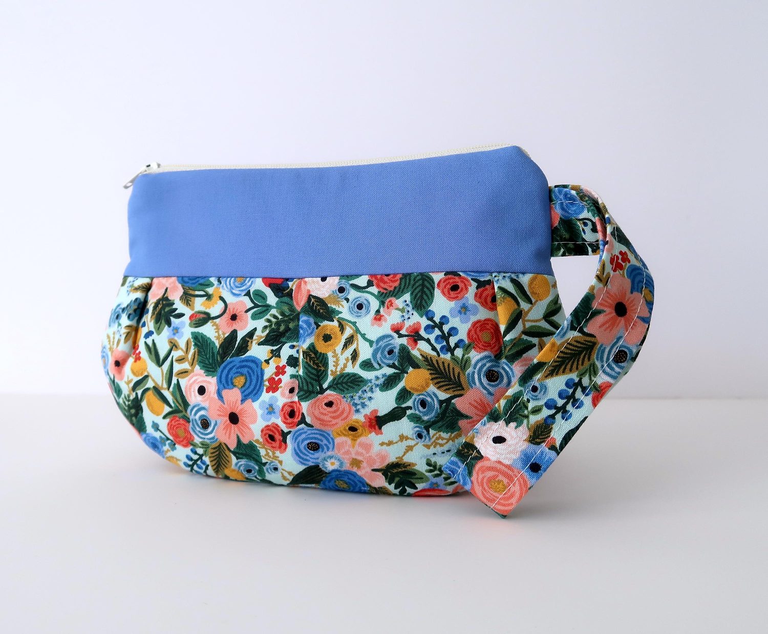 Pleated Wristlet – Petite Garden Party Blue – handmade clutch