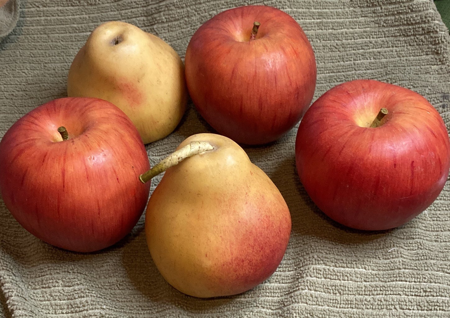 Vintage Faux Fruit 3 Apples 2 Pears Realistic dΓ©cor staging props