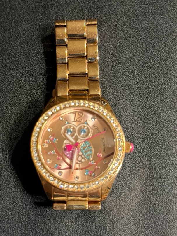 BETSY JOHNSON Blue eyed Owl Gold tone watch Needs battery