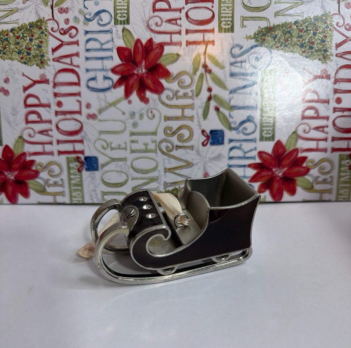 Pandora "Red Sleigh Ornament" from the 2010 collection READ