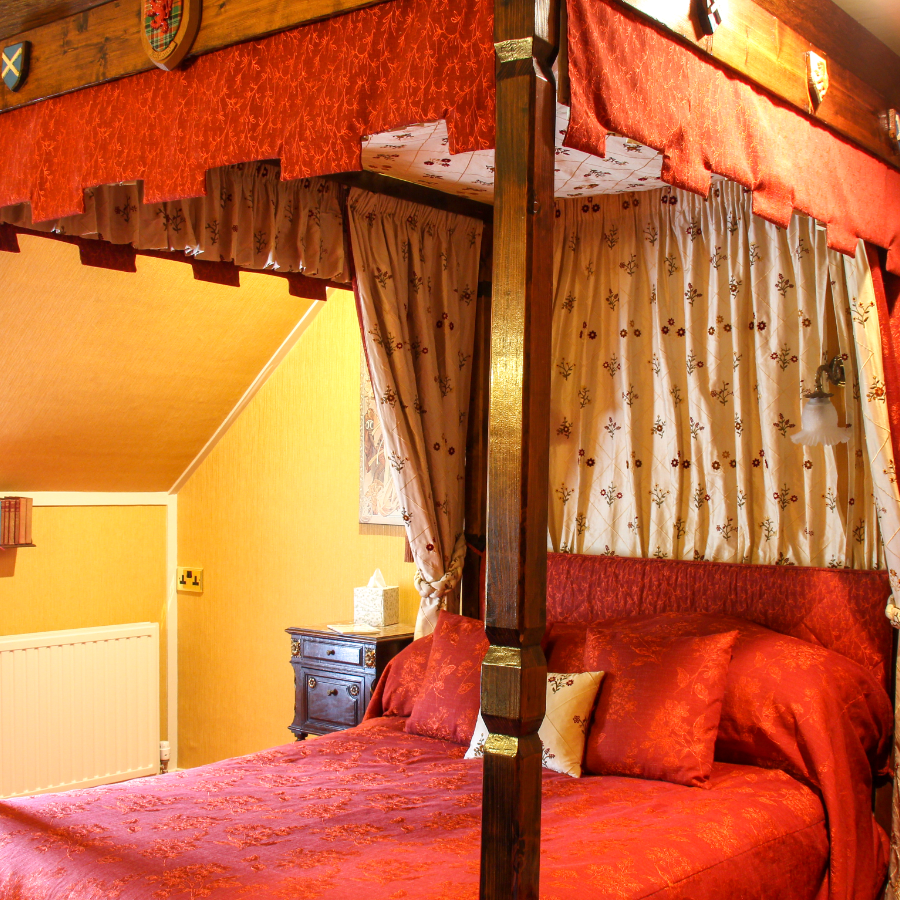 Crystal Healing Retreat Private en-suite four-poster room for one