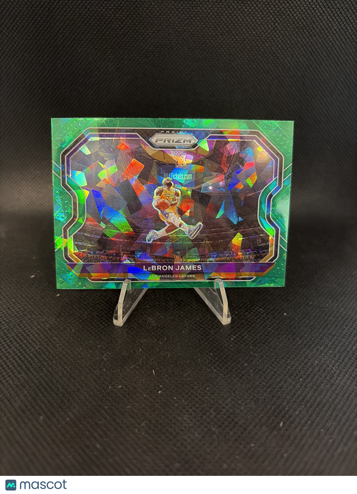 2020 Panini Prizm LeBron James Green Cracked Ice SSP