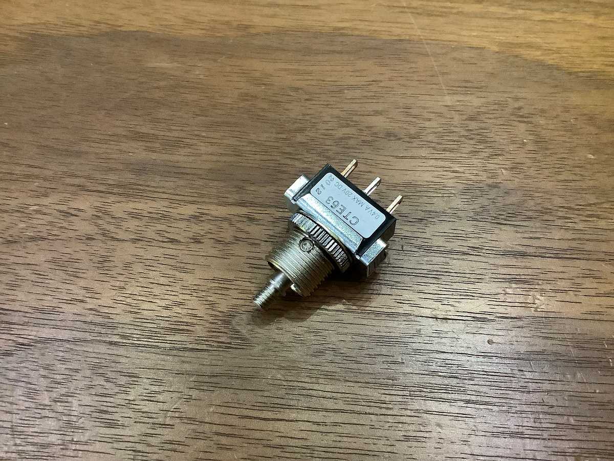 Crews Toggle Switch (closed)