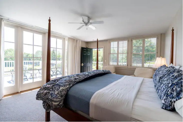 Deluxe King Corner Suite