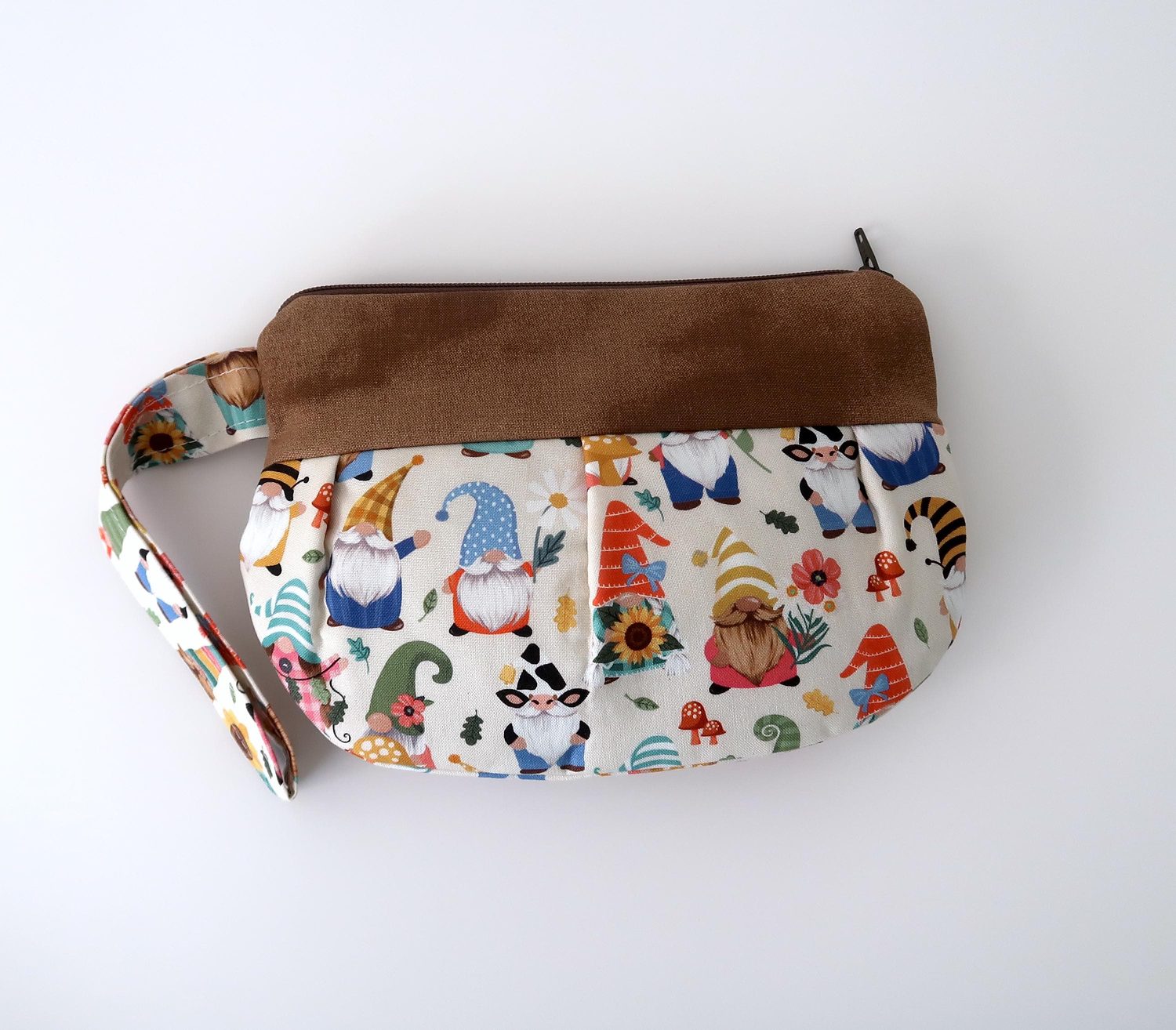 Pleated Wristlet – Garden Gnomes, photo 3 of 8