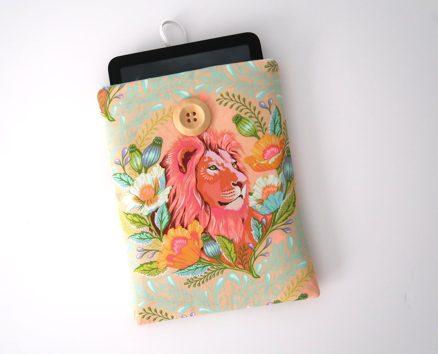Kindle Paperwhite Cover – Good Hair Day Lion, photo 7 of 8