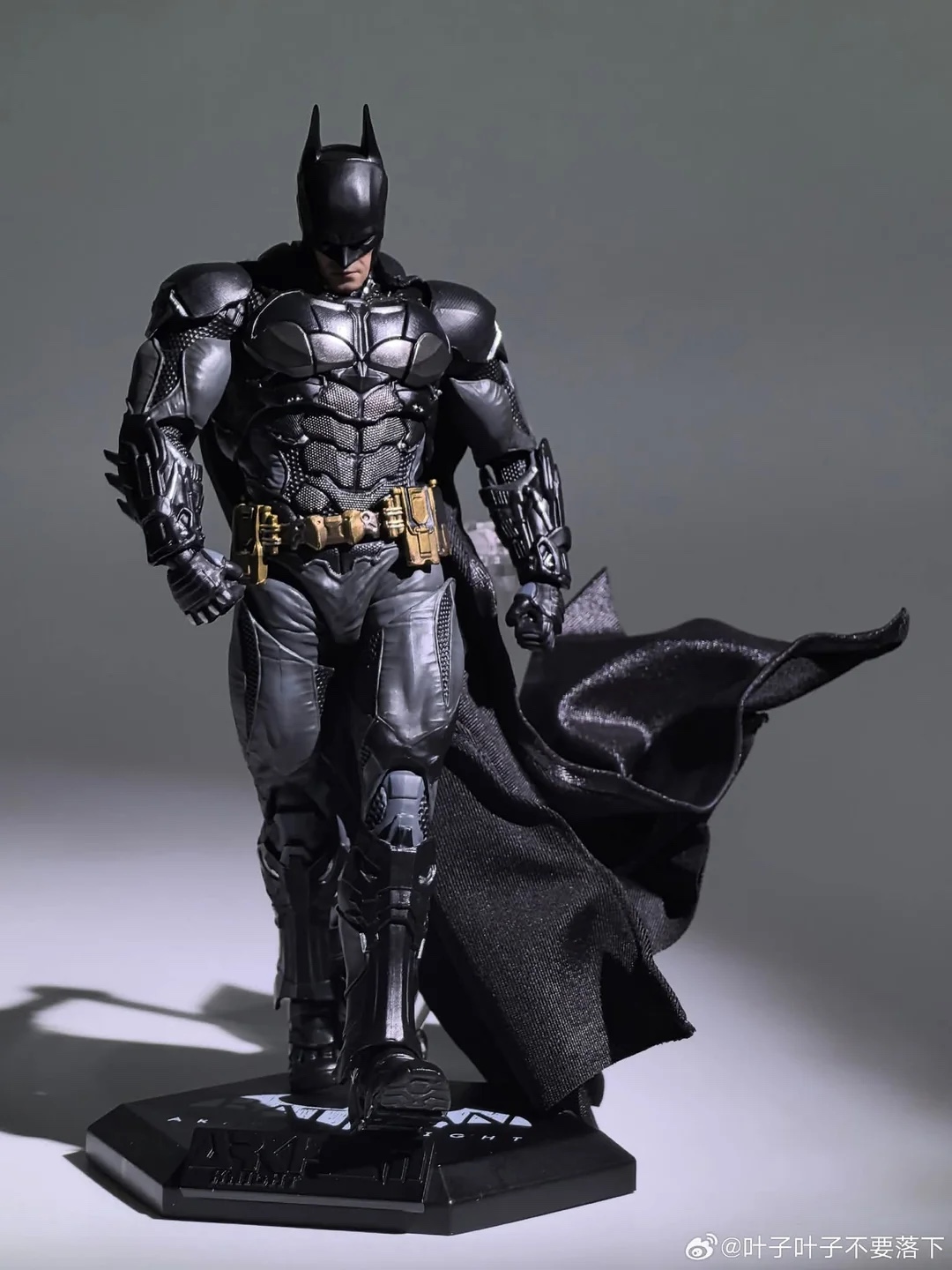 Arkham Knight Batman V8.04 Suit by LPZZ