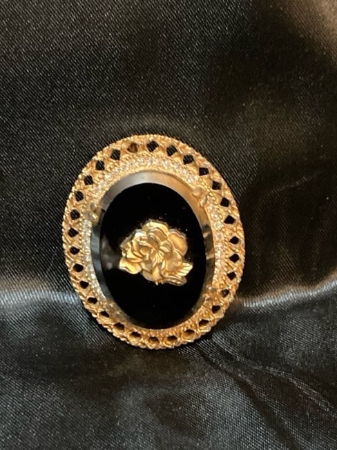 Vintage Cameo Rose Black Cabochon Brooch Pendant: Gold Tone Rhinestone