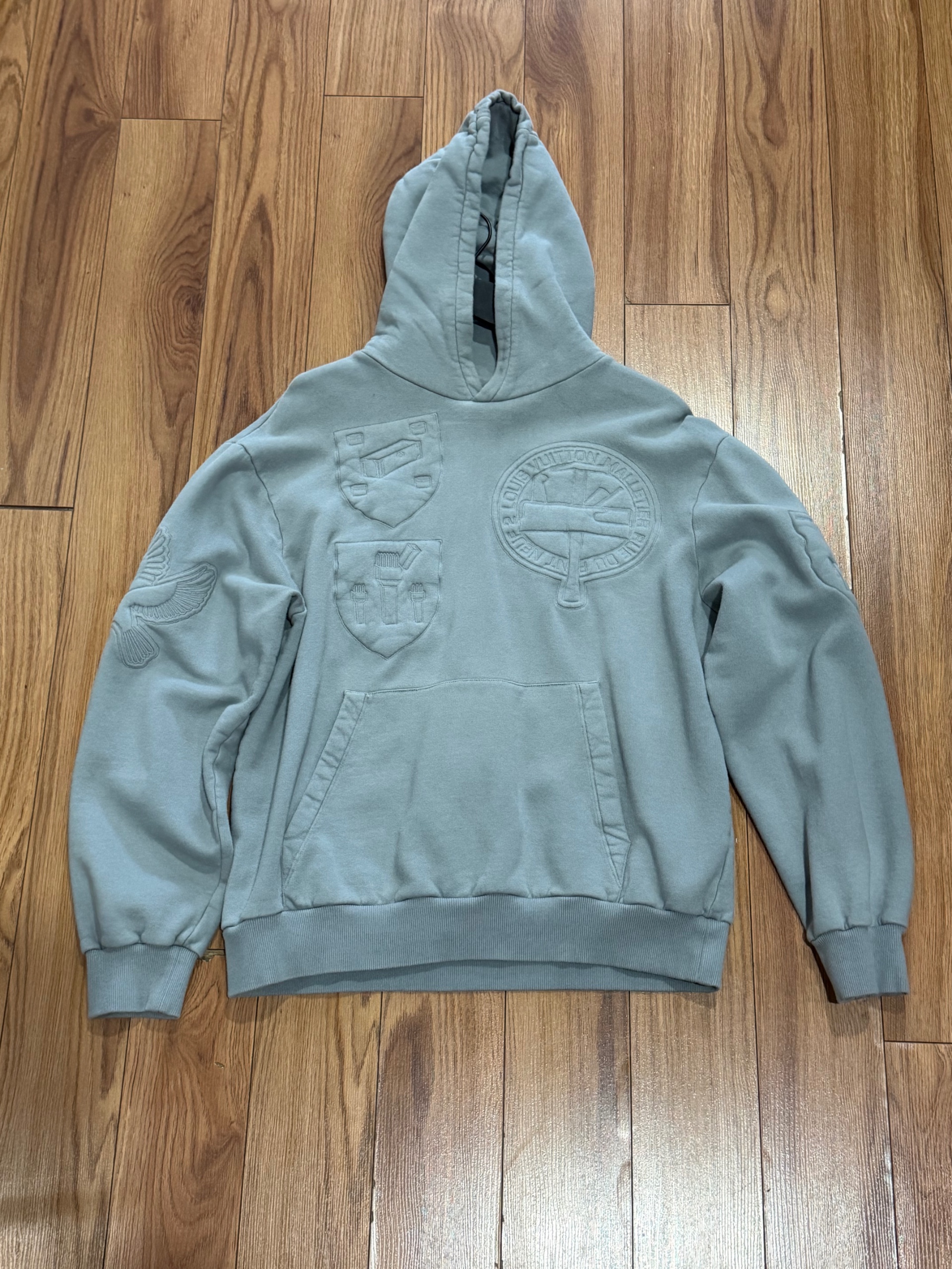 LOUIS VUITTON embossed crest hoodie ( USED )