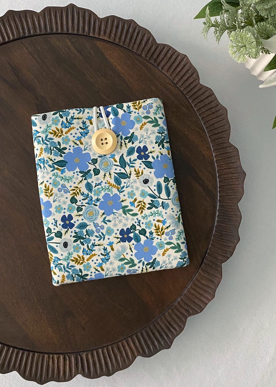 Kindle Paperwhite Cover – Garden Party Blue, photo 3 of 7