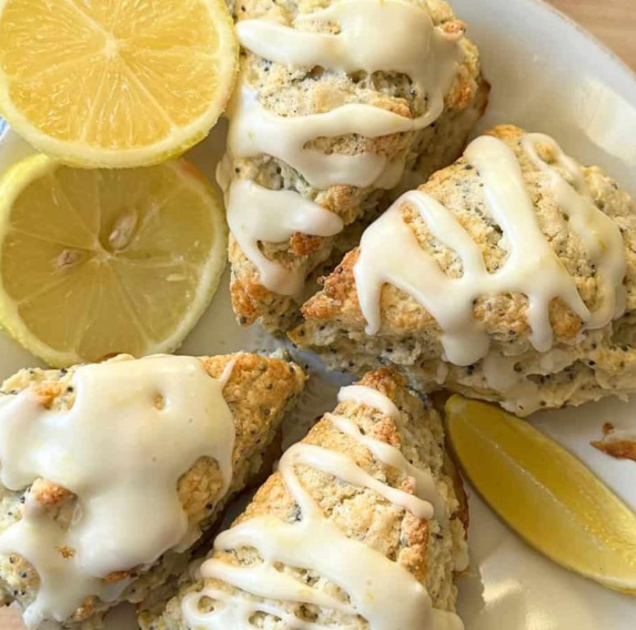 Lemon poppyseed scone