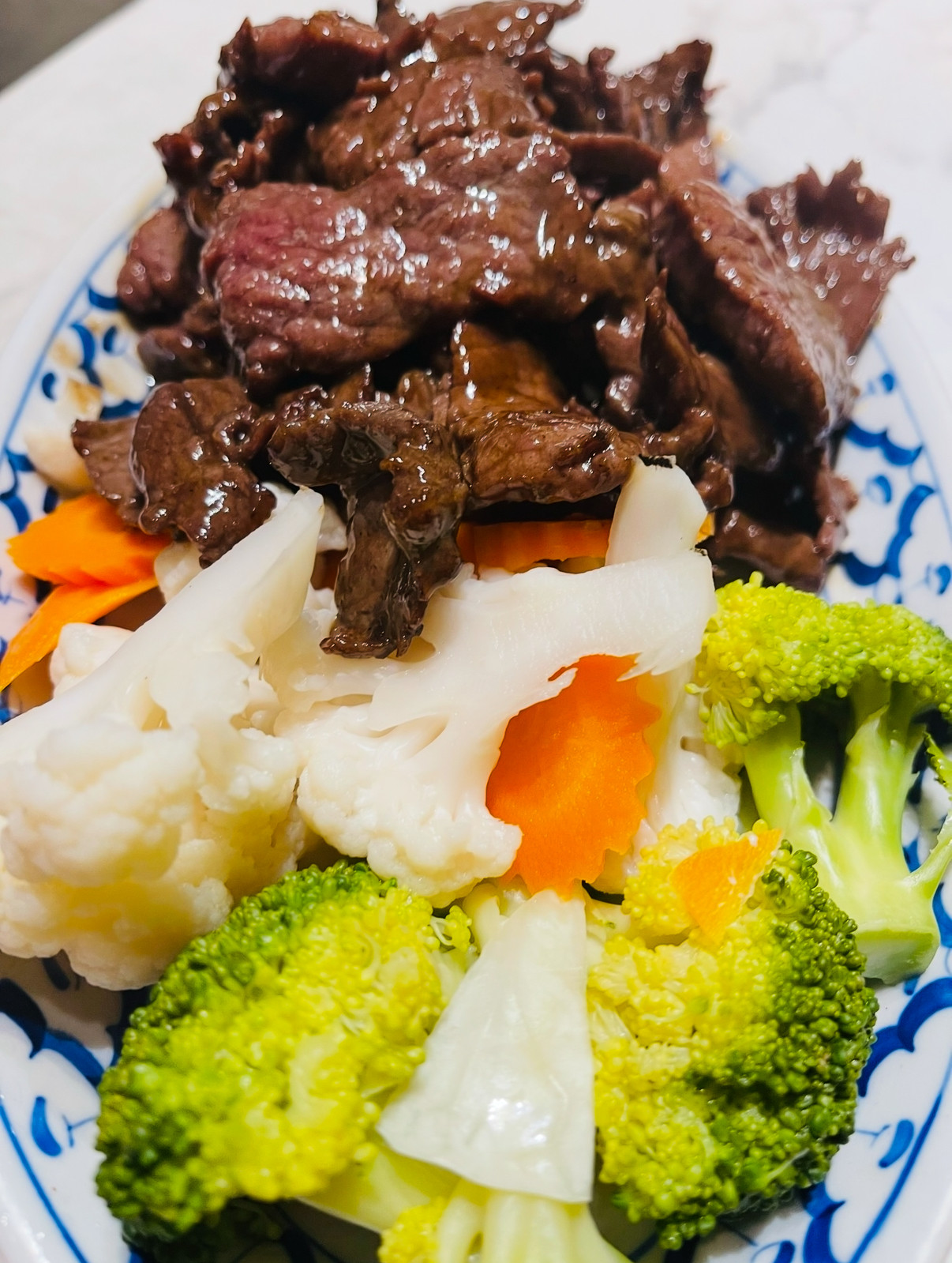 Beef Red Wine Stir-Fry ( Phat Neua Wain Daeng )