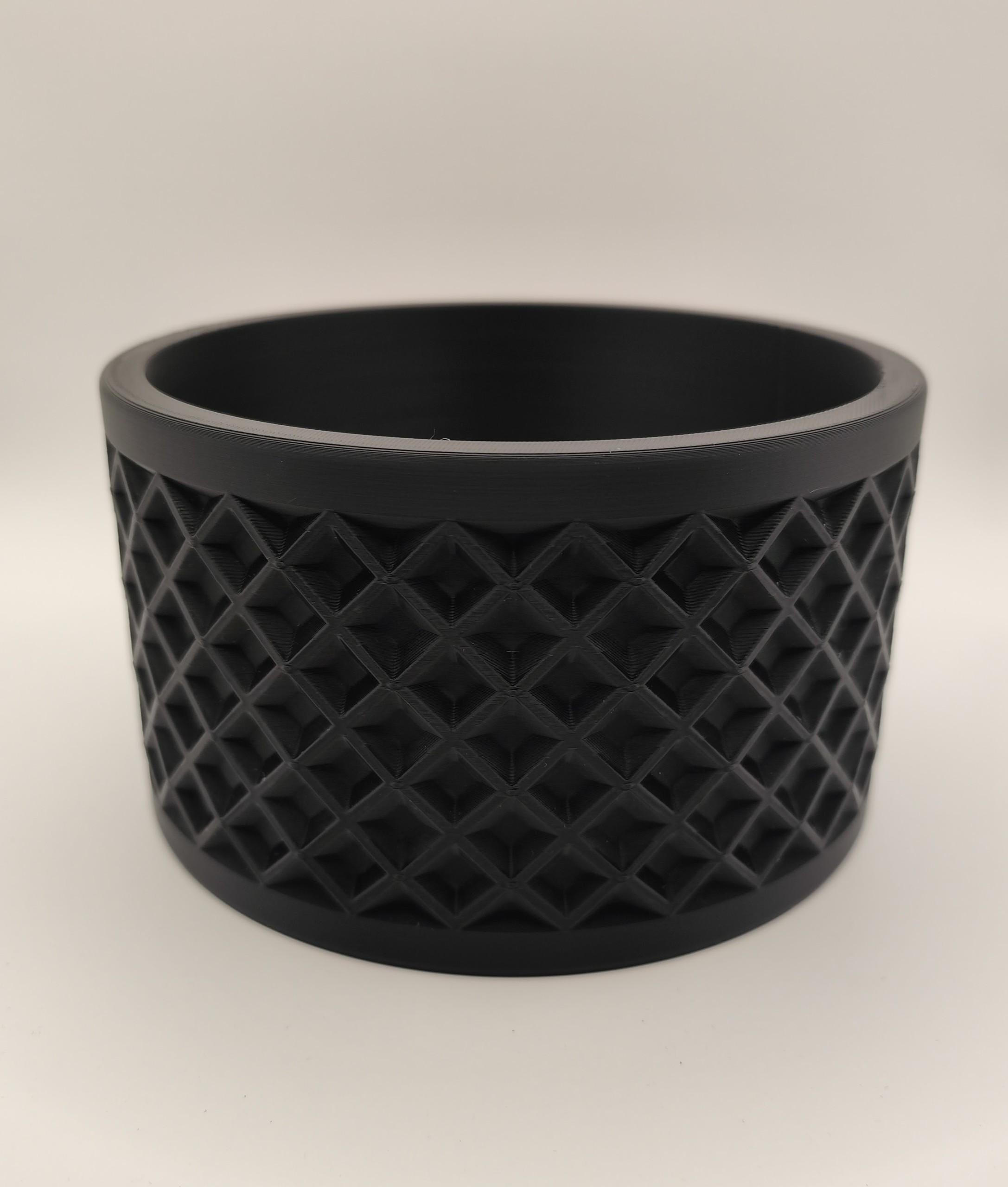 Knurling Design Planter