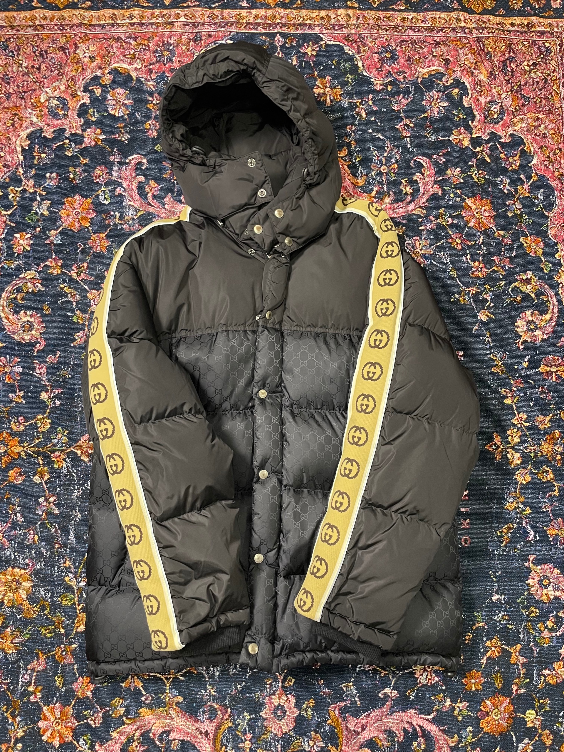 Gucci GG Jacquard Tape Sleeve Down Jacket ( USED )