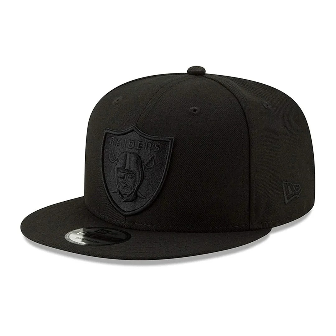 Las Vegas Raiders Blackout New Era 9FIFTY Snapback Hat