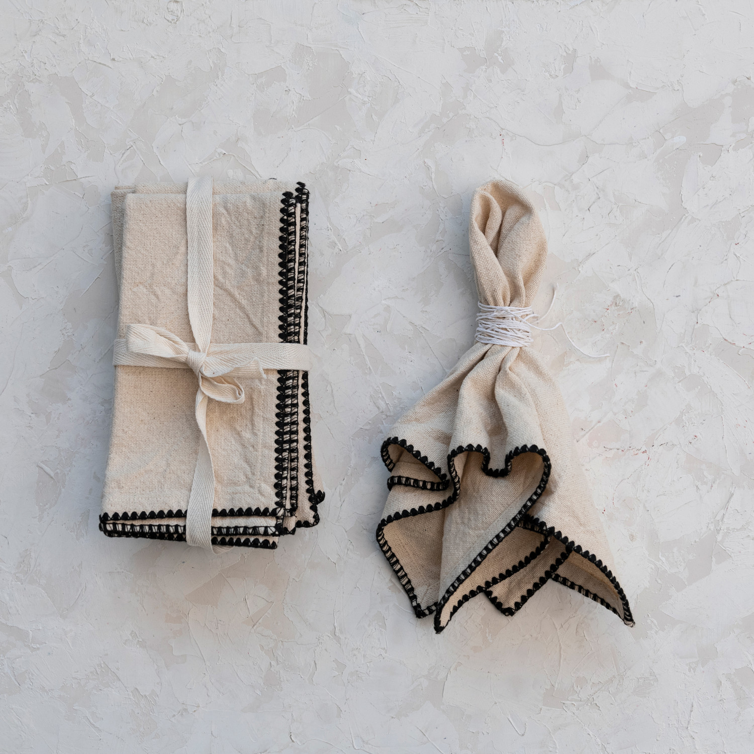 Farmhouse black trim napkins
