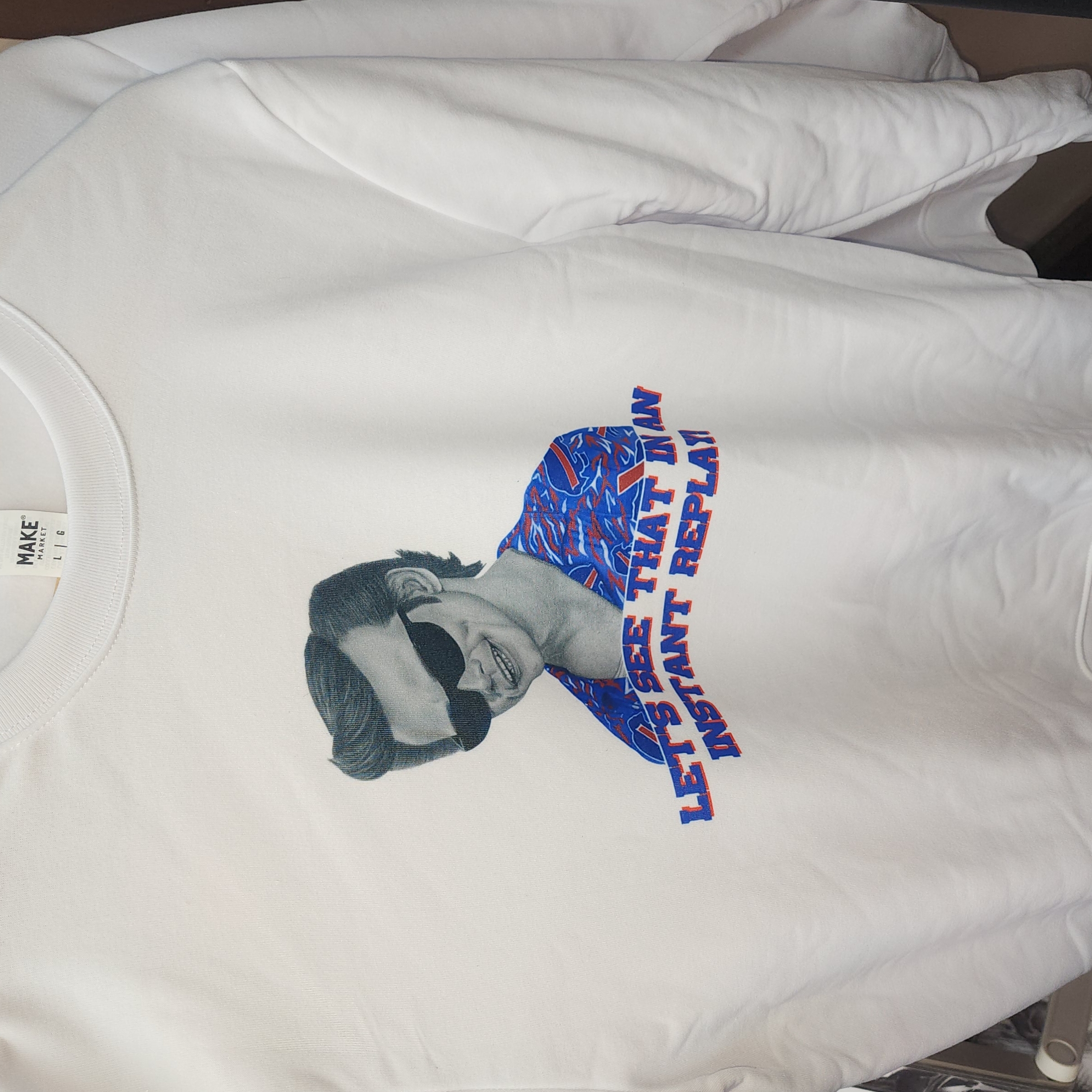 Sweatshirt