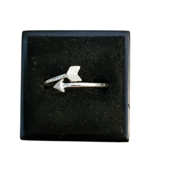 Size 7.5 Silver Toned Arrow Wrap Ring