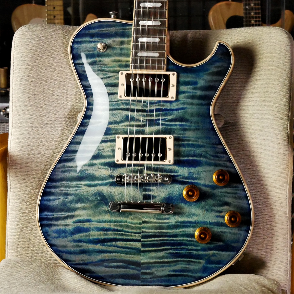 Knaggs Guitars / Influence Series / Kenai #1473 / Green Blue Burst