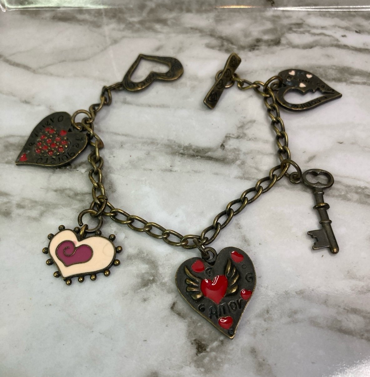 AMOR HEART TE QUIERO CORAZON Red Enamel Charm Bracelet