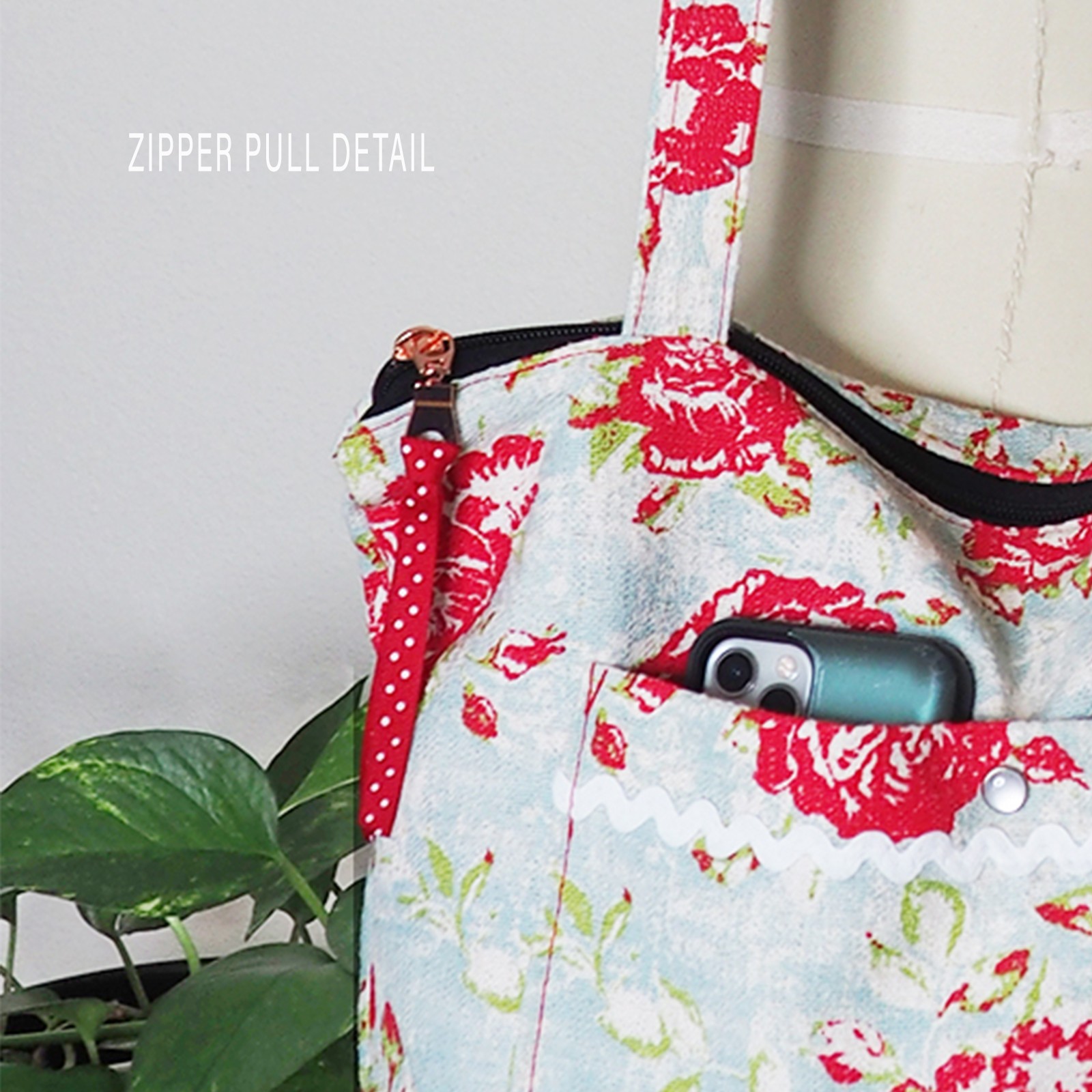 Vintage Rose Zip Tote
