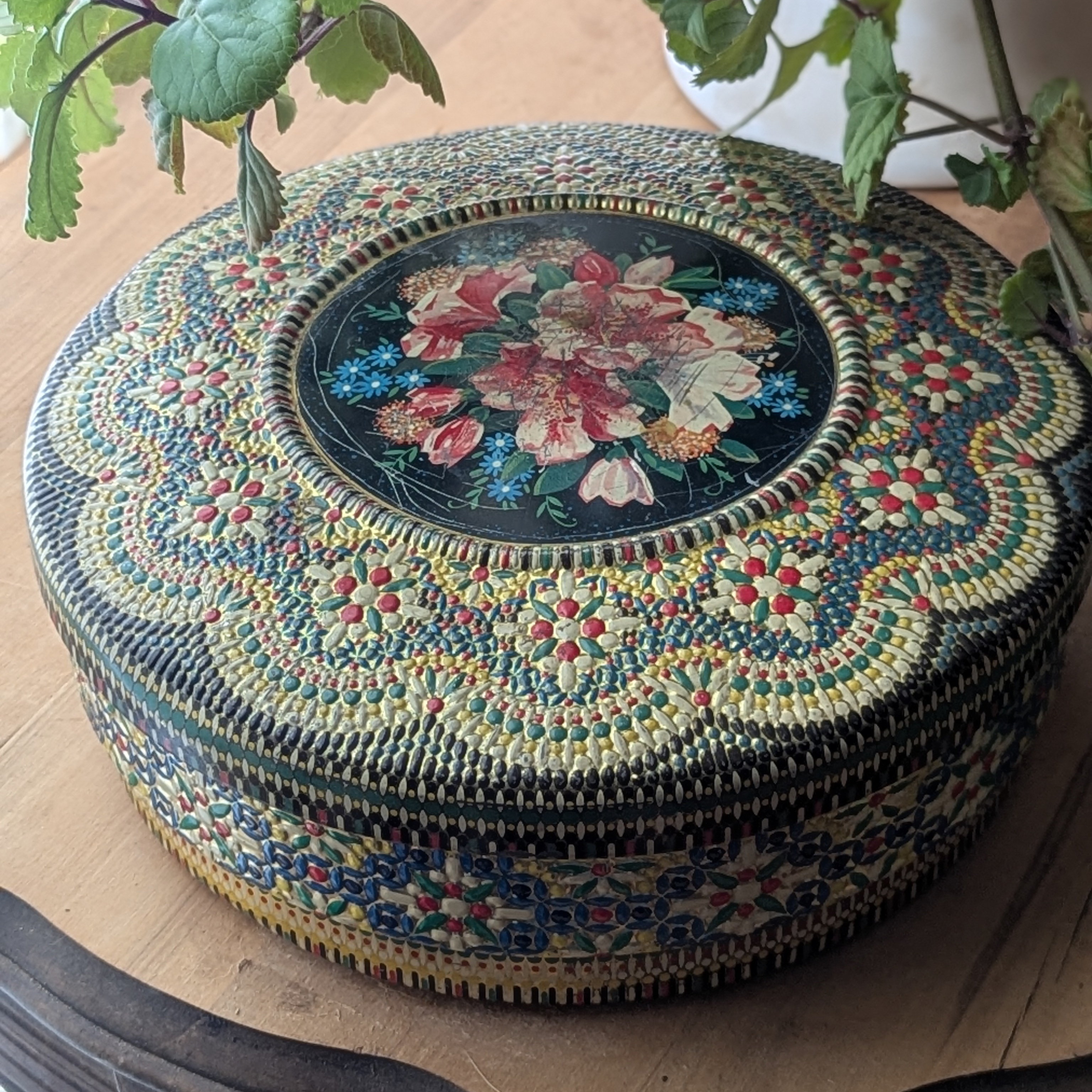 Vintage Holland made decorative hand painted tin - Nest & Nook Sonora Boutique