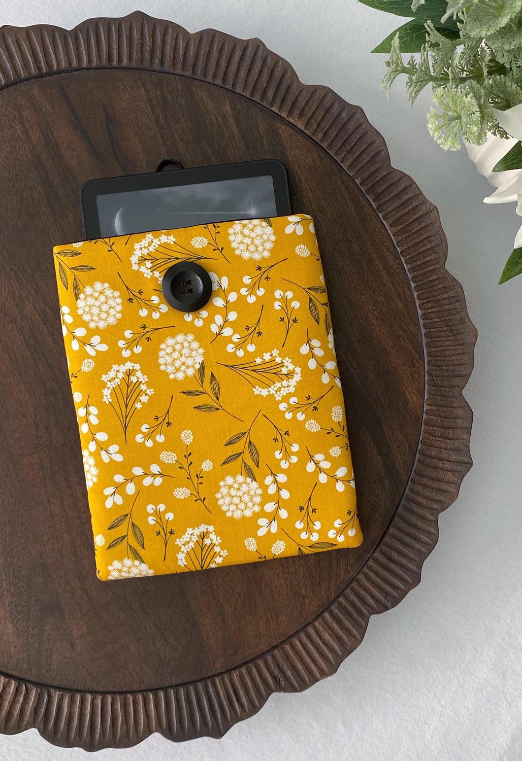 Kindle Paperwhite Cover – Mustard Woodland, photo 2 of 5