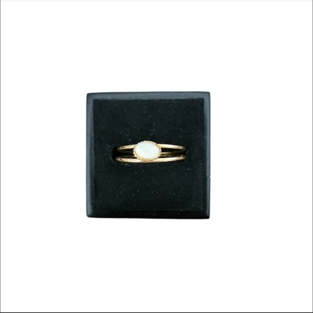 Size 6 Gold Toned White Gem Delicate Ring