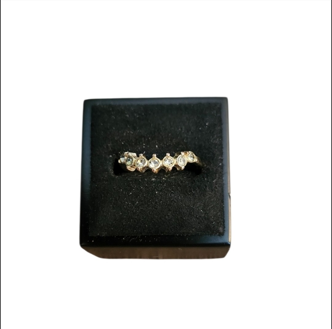 Size 5.5 Gold Toned Curved Bezel Crystal Ring