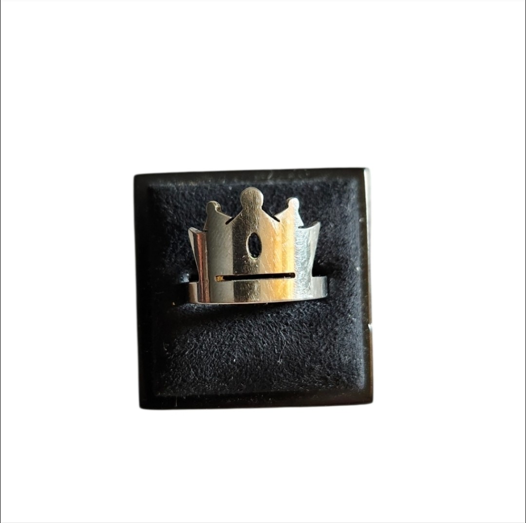 Size 8 Silver Toned Crown Ring