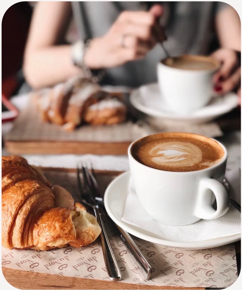 Combo 3, Two Cafe con leches, 1 bagel, 1 croissant