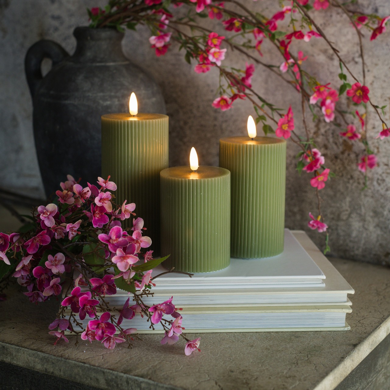 flameless green grooved candle