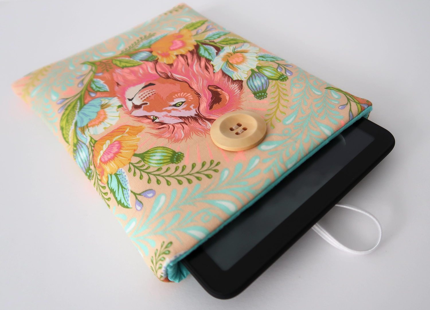 Kindle Paperwhite Cover – Good Hair Day Lion, photo 6 of 8