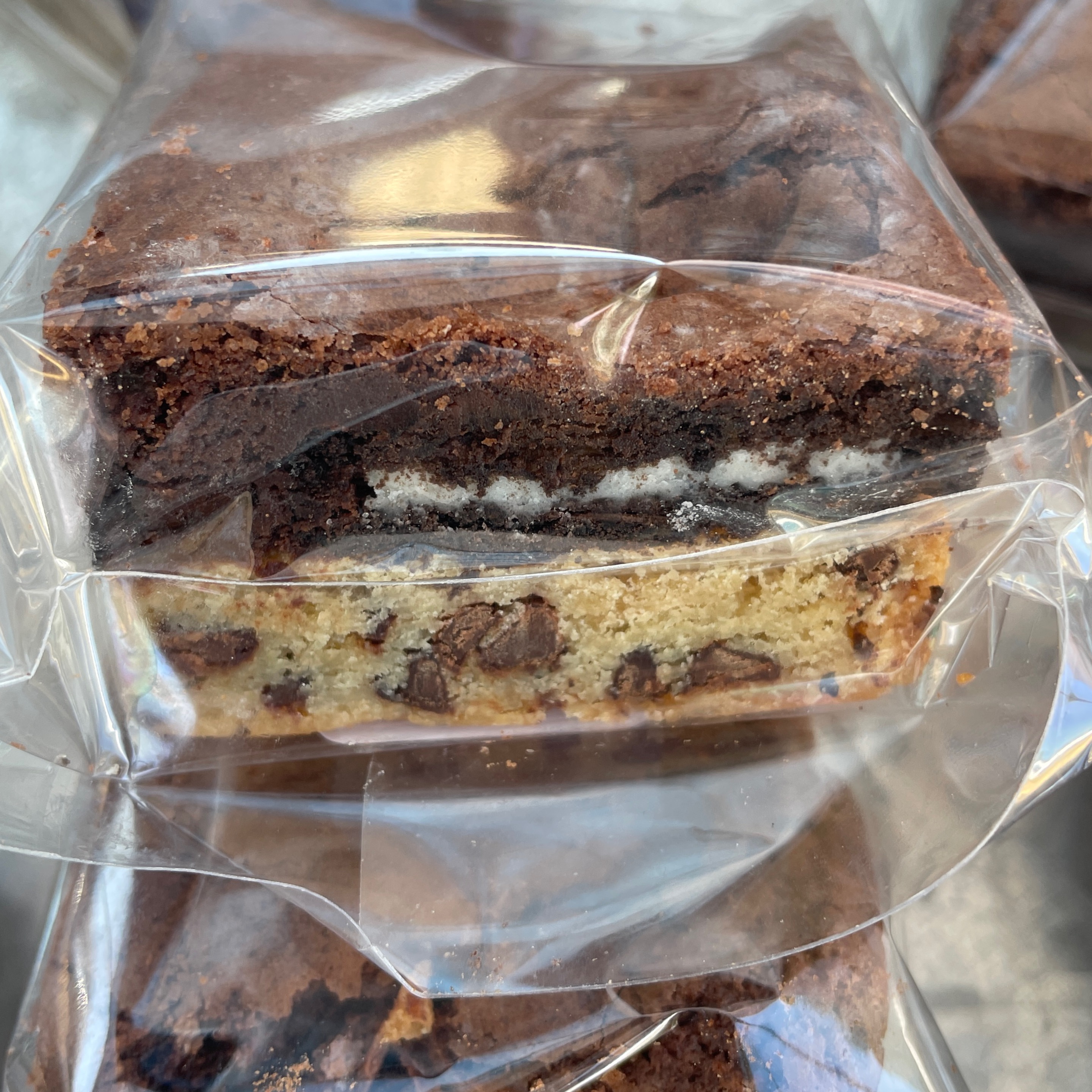 Photo of Oreo Chocolate Chip Brownie