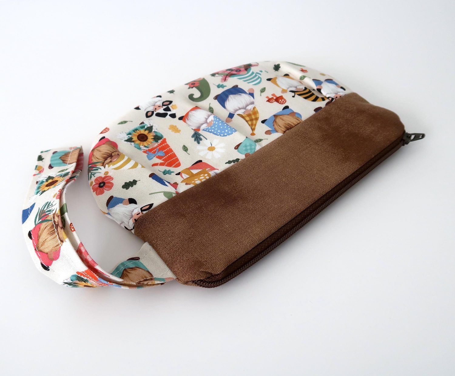 Pleated Wristlet – Garden Gnomes, photo 2 of 8
