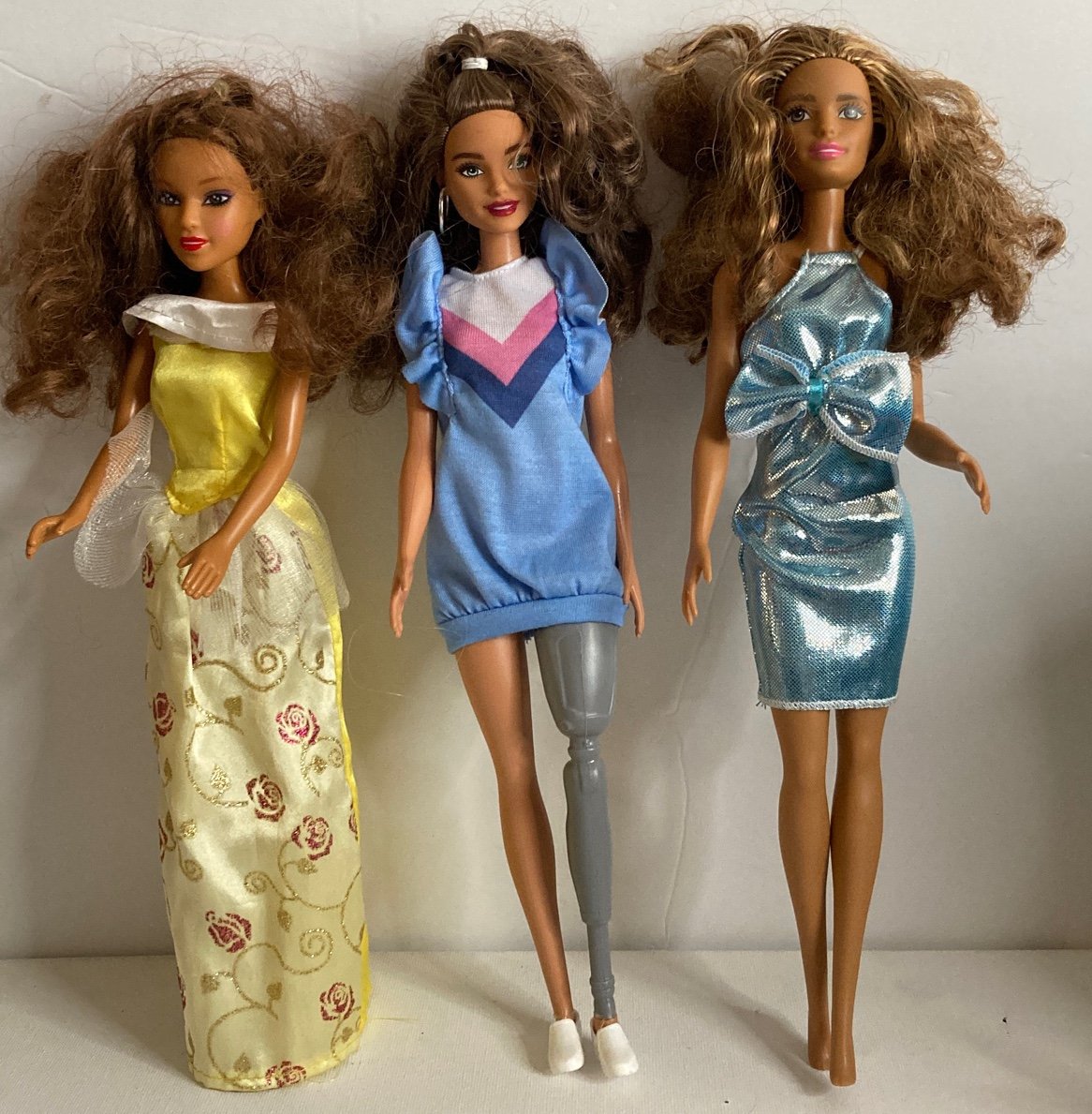 Lot of 3 Barbies